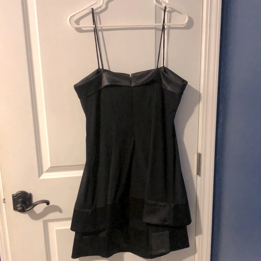 110 West Spaghetti Strap Layered Satin Little Black Dress Size 10 - Picture 3 of 3